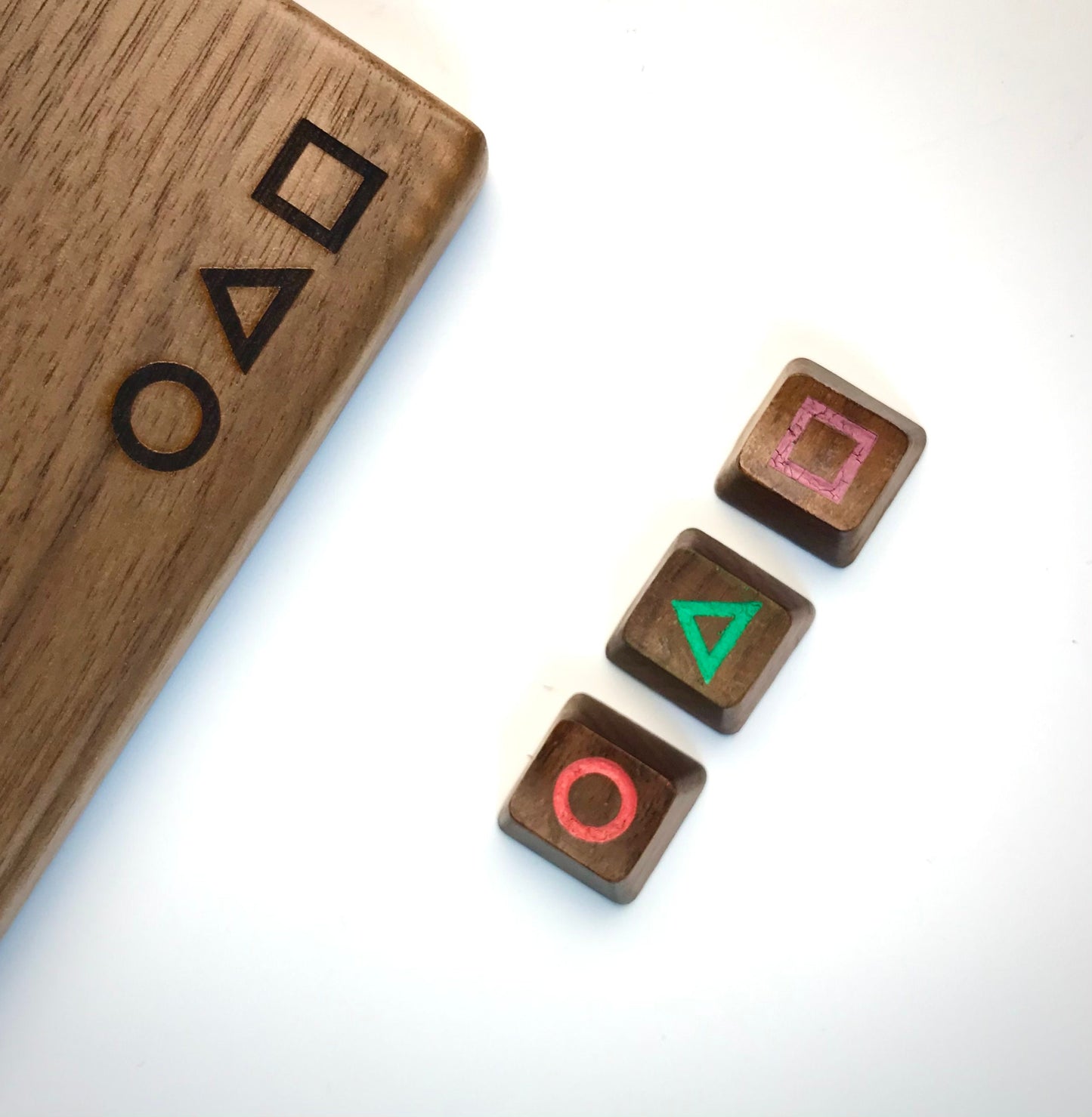 wooden-keycaps-custom-logo-exhibition
